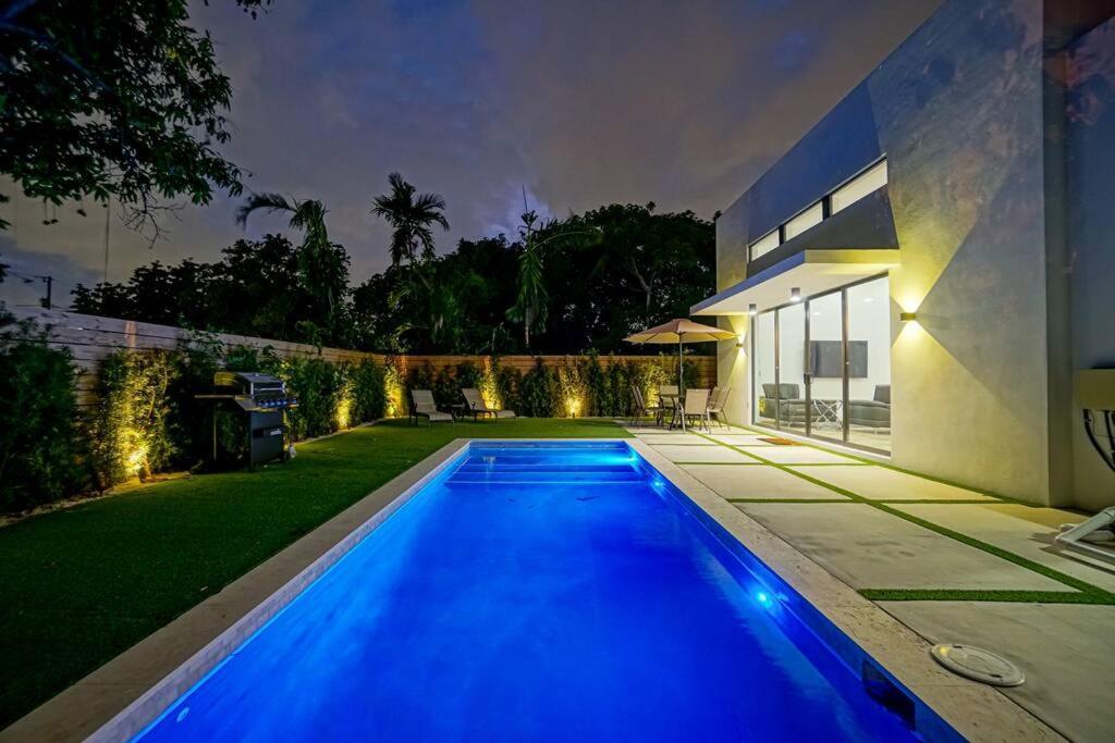 Design House -Heated Pool -Big Yard -Gated Parking Villa Miami Exterior photo
